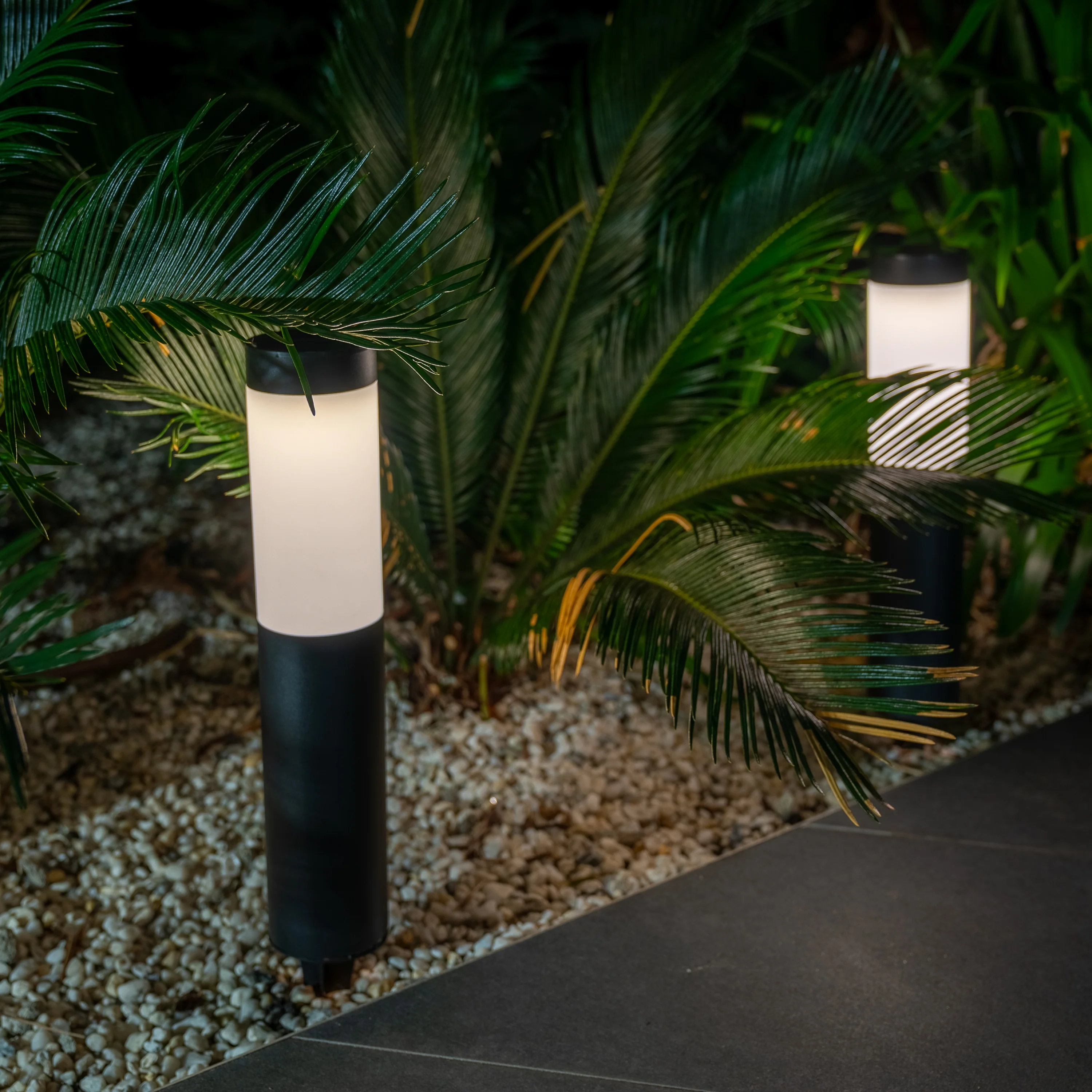 Modern Metal Solar Bollard | Warm White | 2 Pack | PILLAR - Image 3
