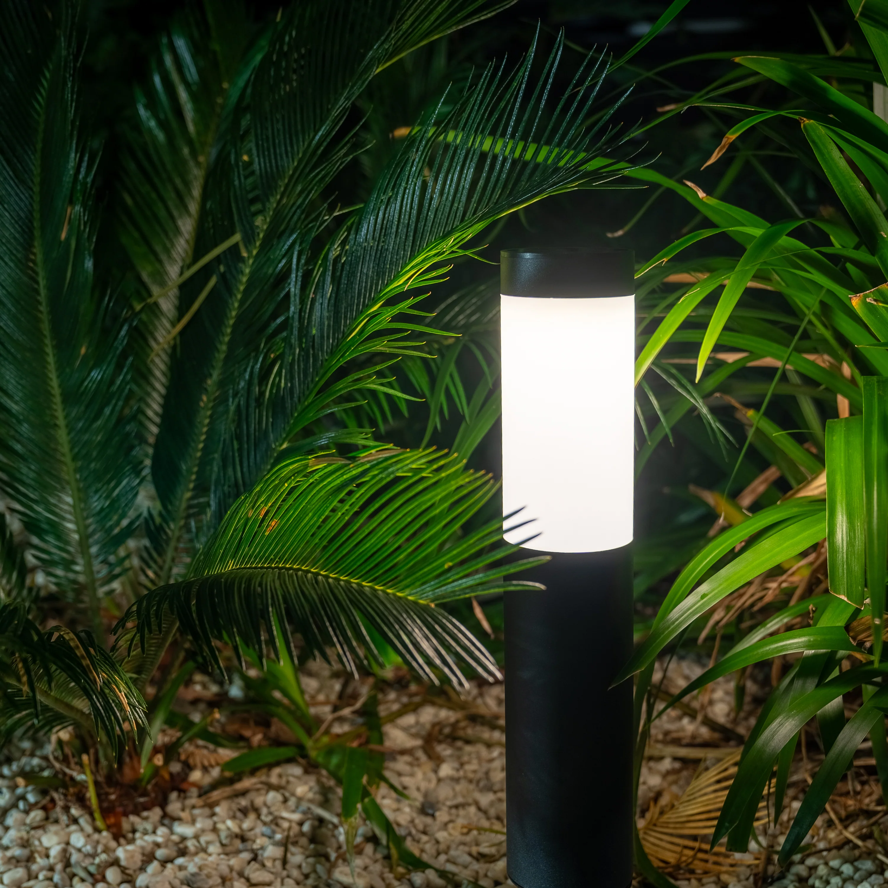 Modern Metal Solar Bollard | Warm White | 2 Pack | PILLAR - Image 5