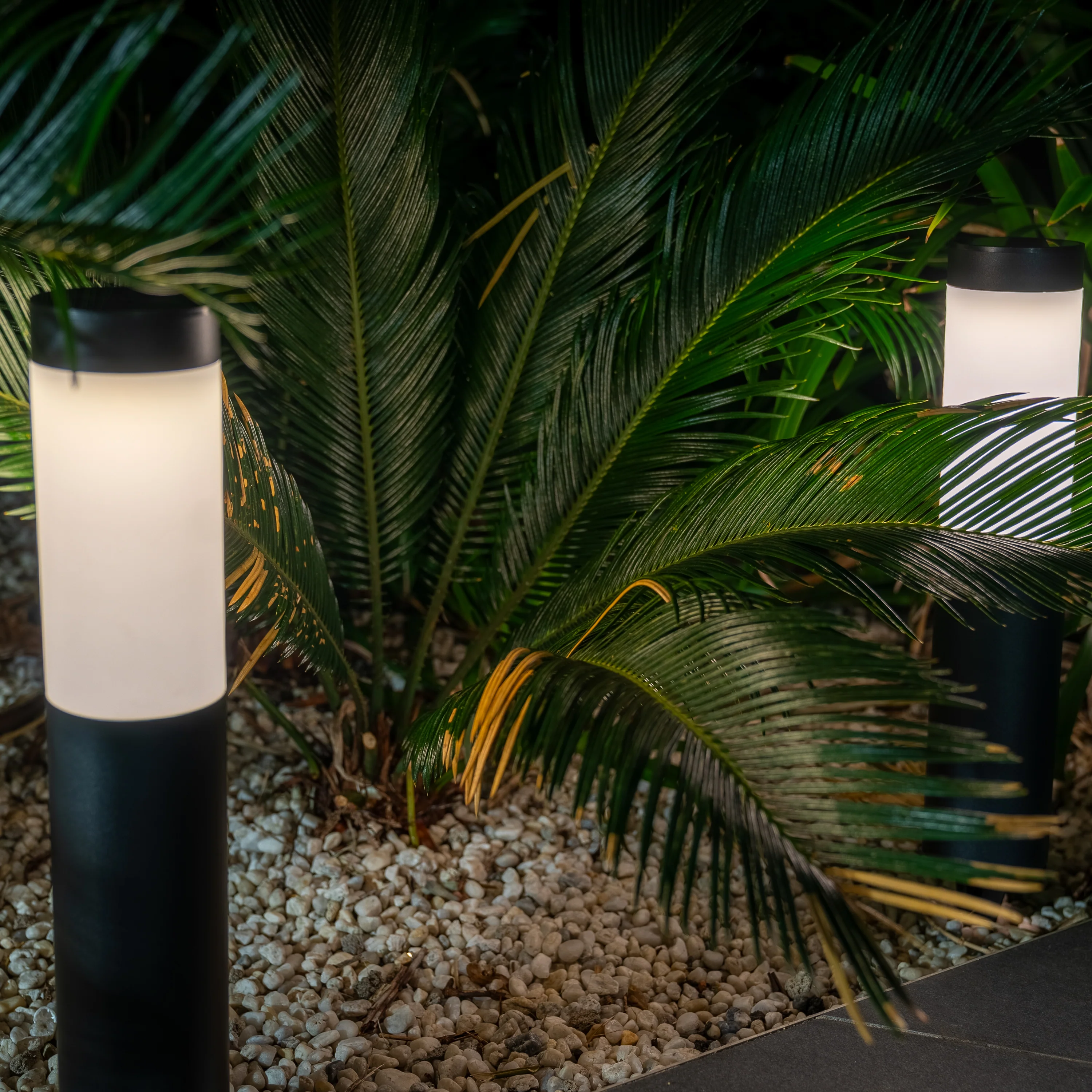 Modern Metal Solar Bollard | Warm White | 2 Pack | PILLAR - Image 6