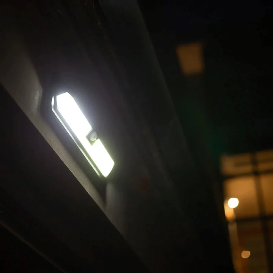 Solar Security Floodlight | Motion Sensor | 80LED | PARAMOUNT - Image 5