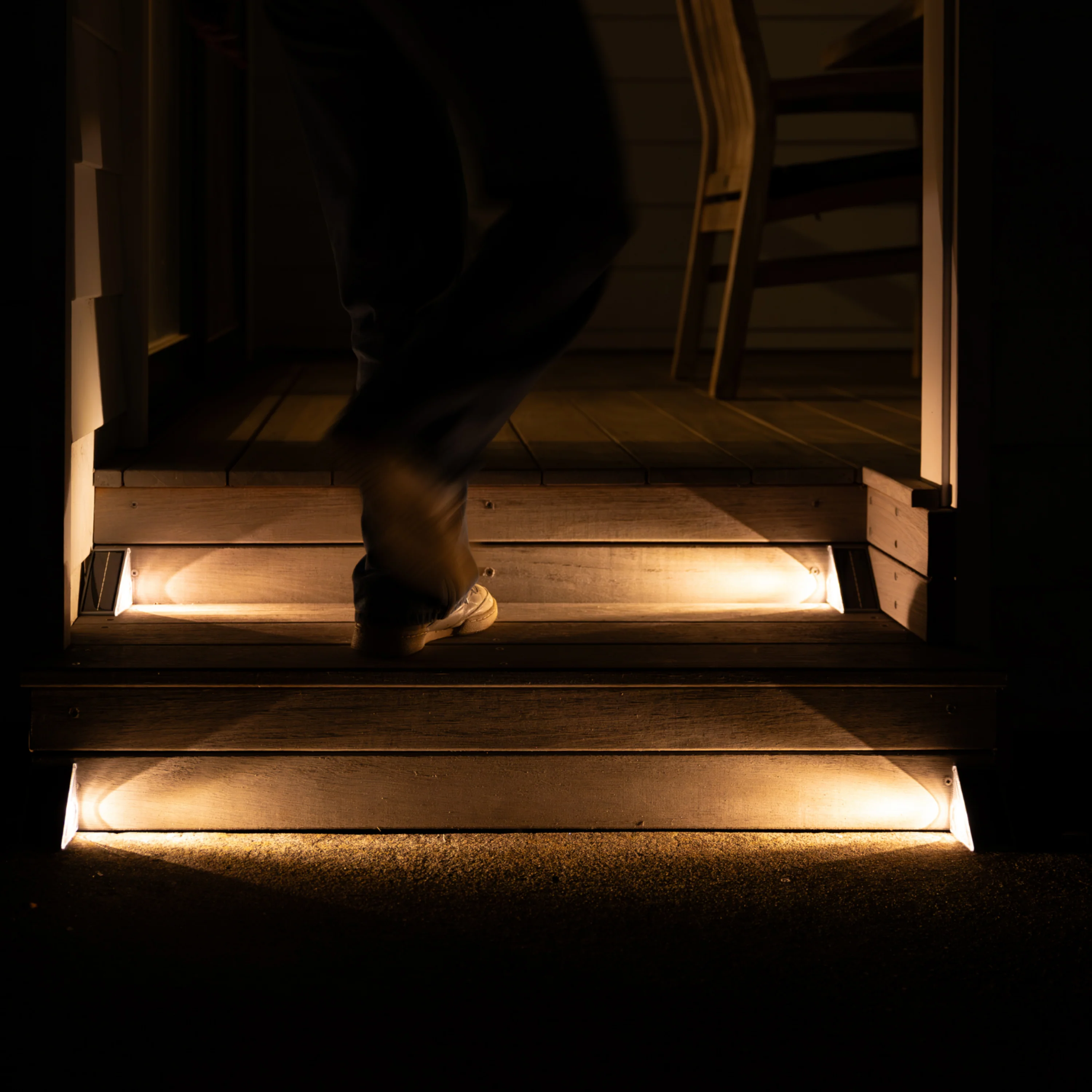 Solar Corner Step Light | Multi-coloured | 2 PACK | TRIANGLE - Image 6