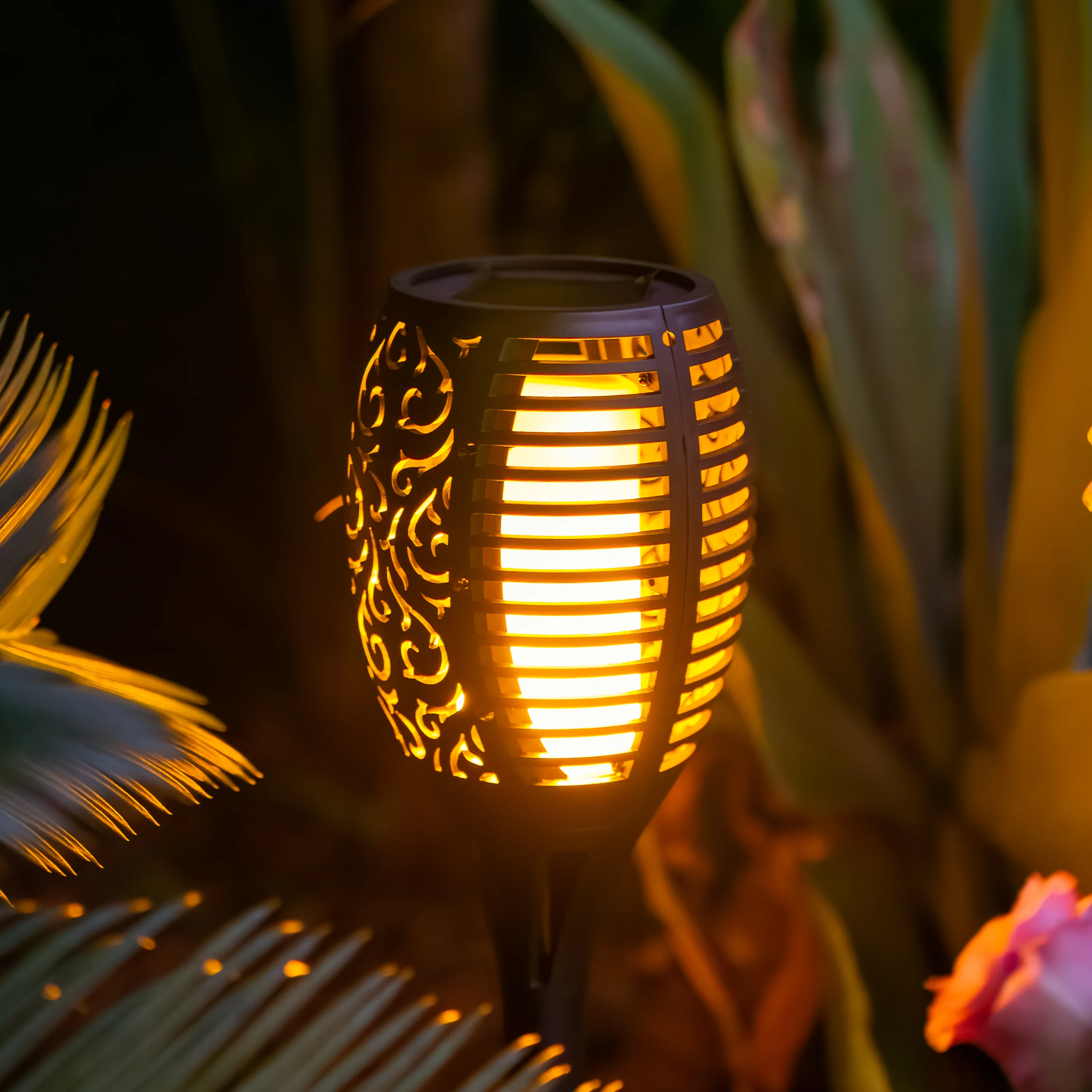 Tiki Solar Light | 2 Pack | FLAME - Image 3
