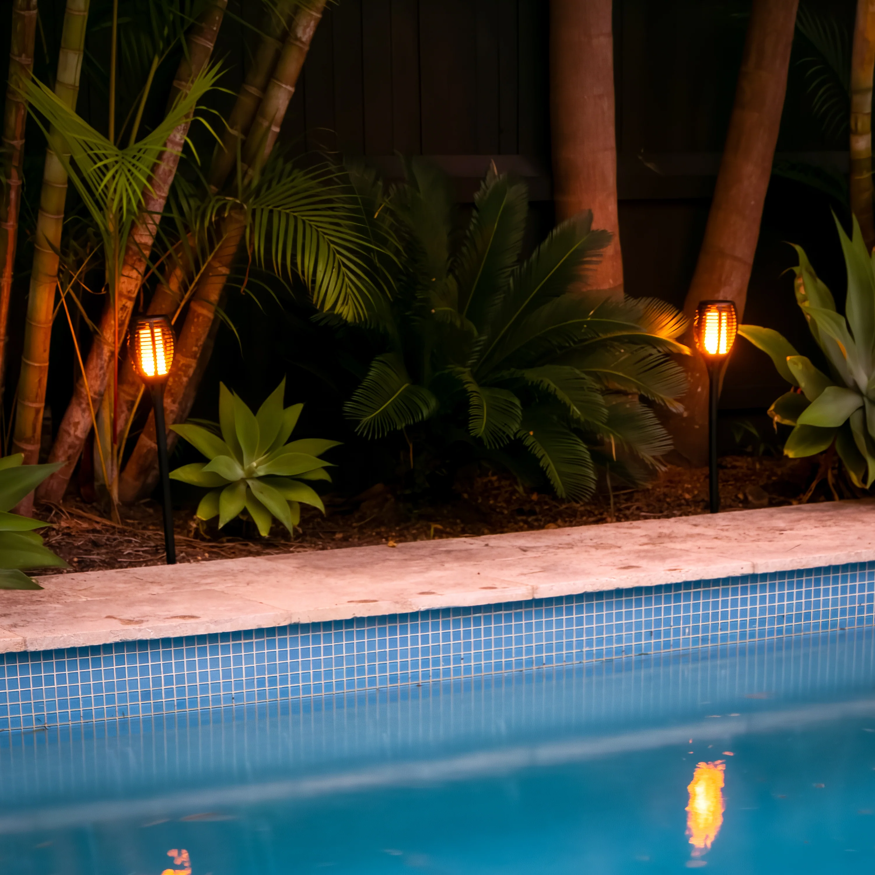 Tiki Solar Light | 2 Pack | FLAME - Image 4