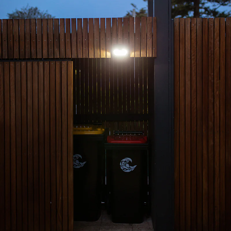 Small Solar Wall Light | Motion Sensor | 18LED | HAVEN - Image 4