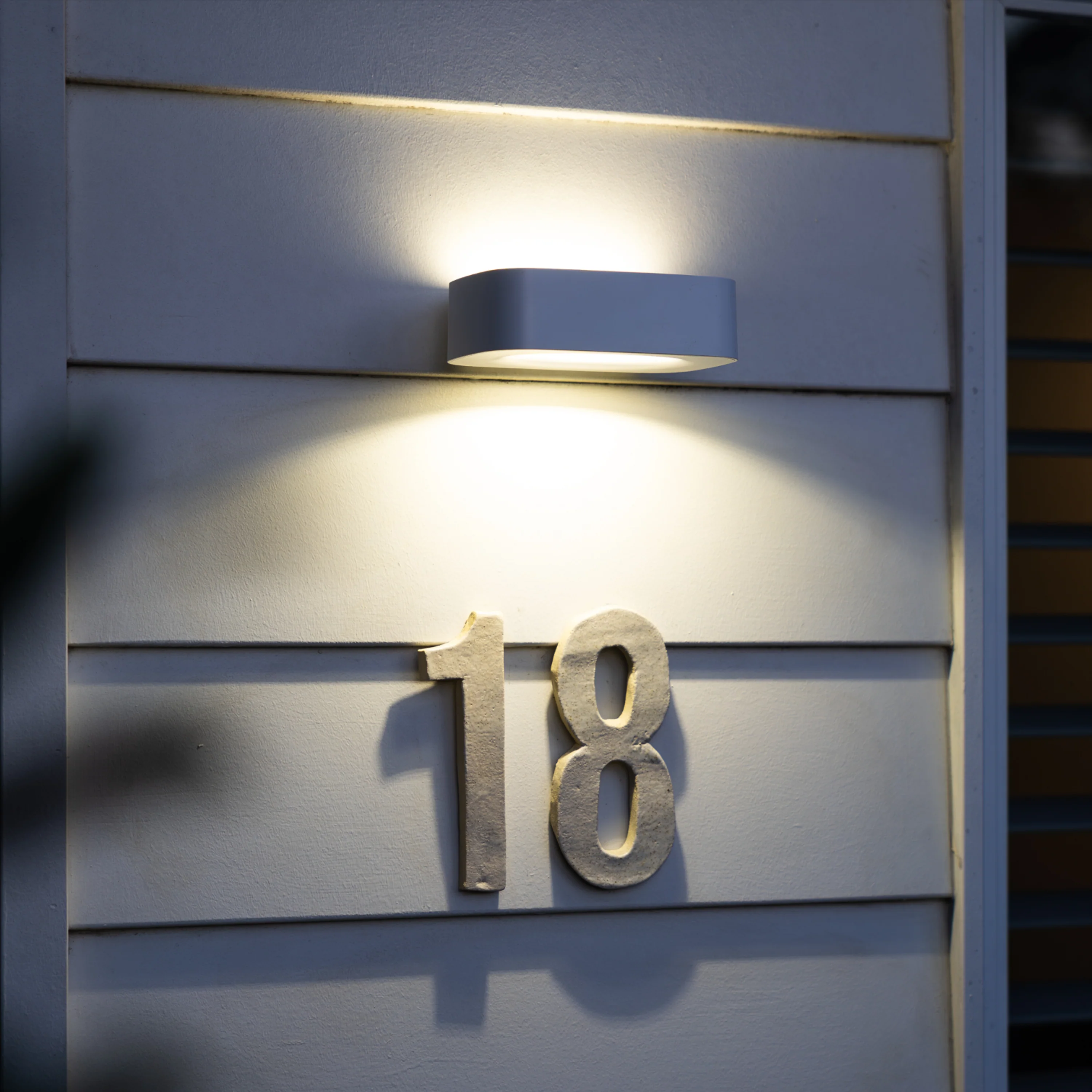 Modern Coastal Solar Wall Light | Cool White | SHORE - Image 4