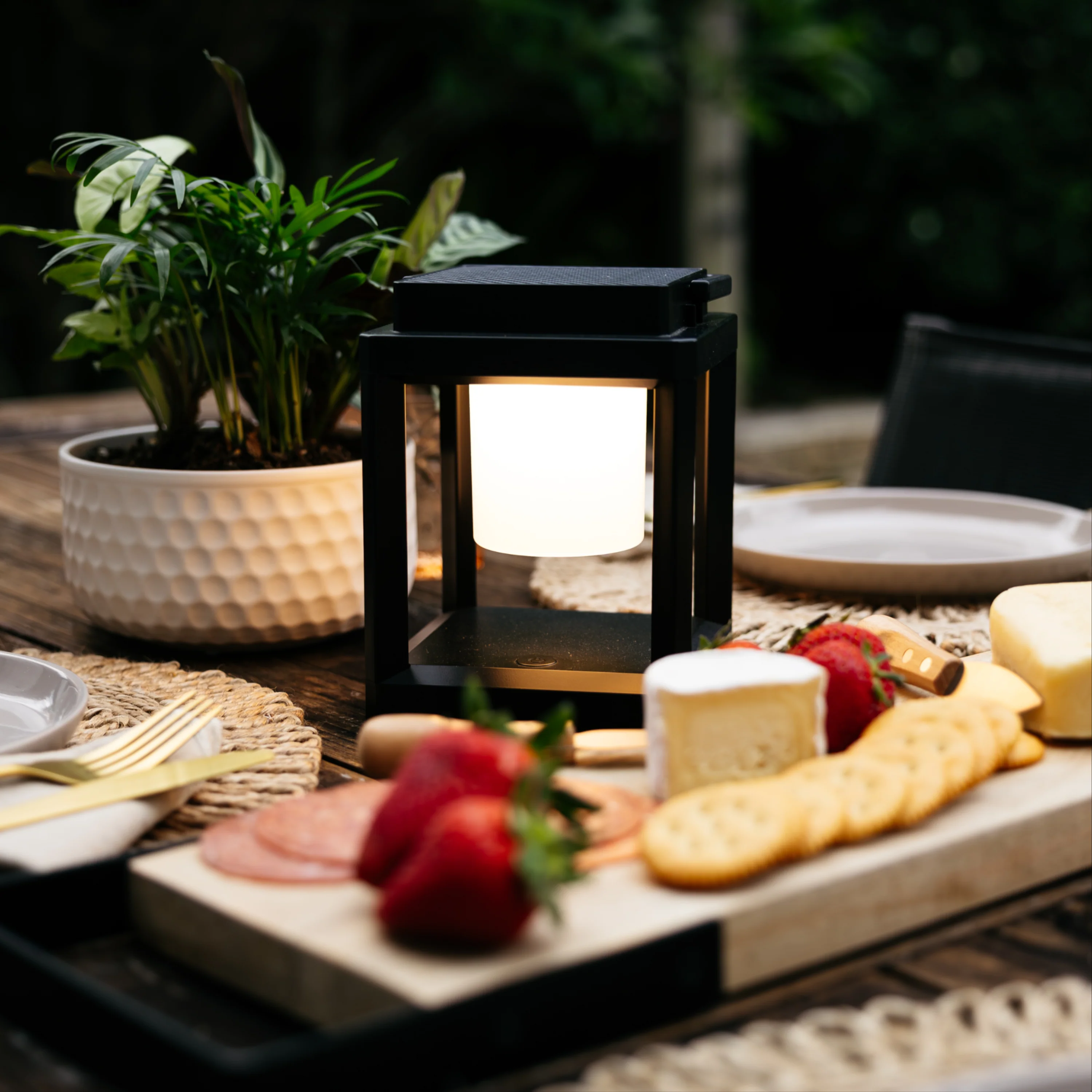 Solar Table Lantern | 18 LED | Touch Activated | LUXE - Image 3