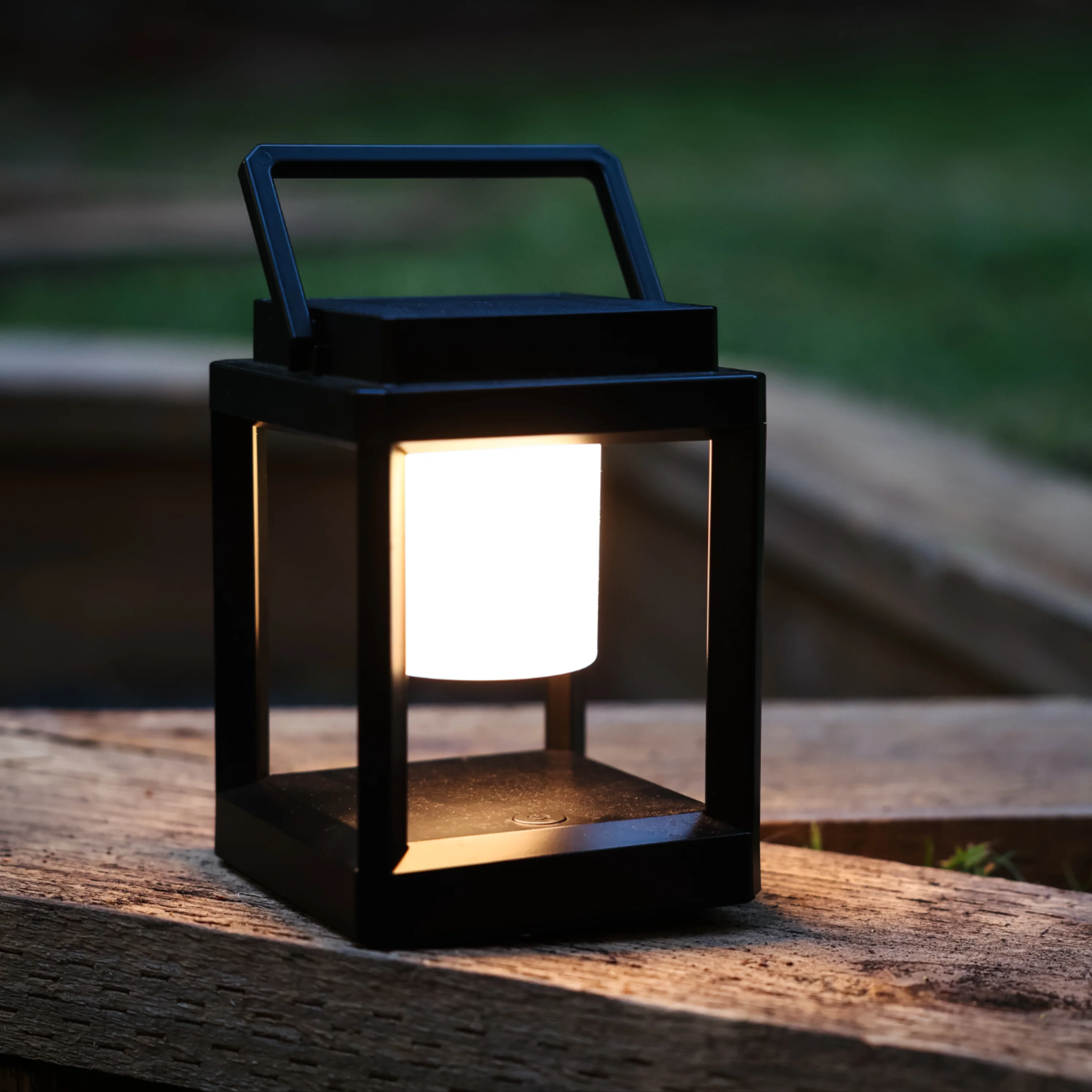 Solar Table Lantern | 18 LED | Touch Activated | LUXE - Image 5